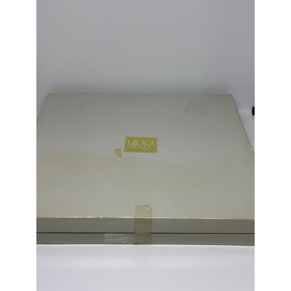 NWB VTG Mikasa 10" Dessert Plate | White Ceramic with Gold Trim – Rare Tableware - Picture 9 of 10